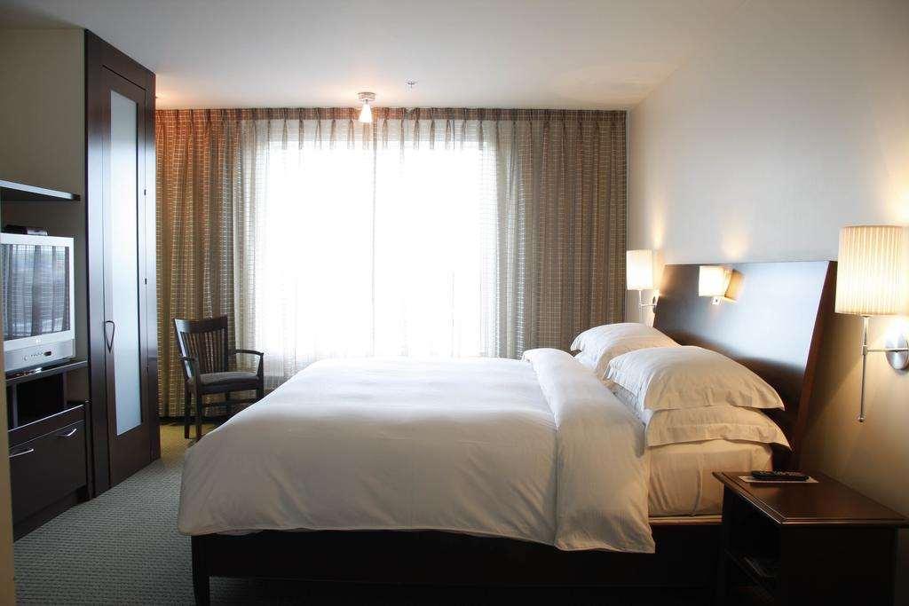 Hotel Mortagne Boucherville Luaran gambar